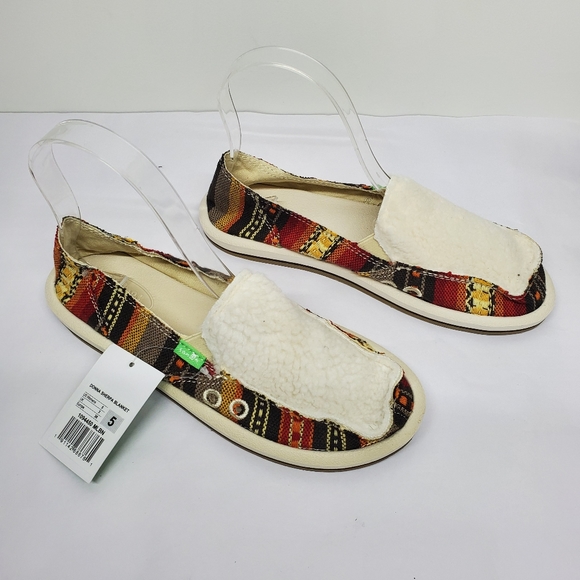 Sanuk Donna sherpa blanket slip on flats Sz 5 - Picture 2 of 6